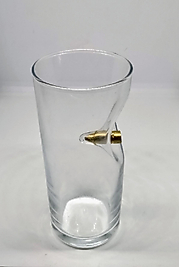Mermi çekirdeği saplanmış rakı bardağı
